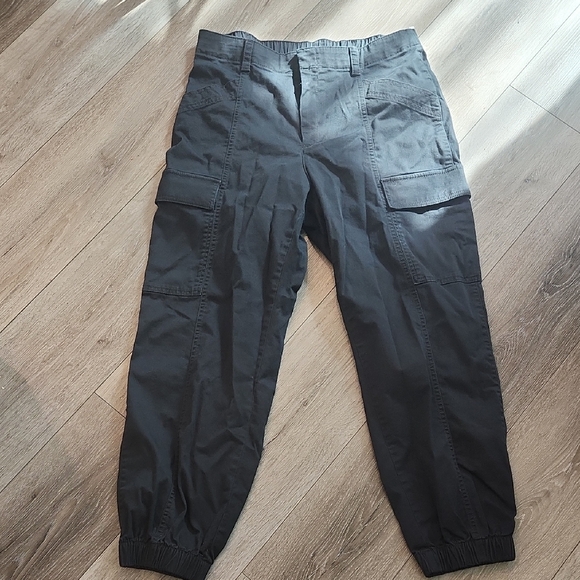 GAP Black Cargo Pants with Durable Ripstop Material - Picture 1 of 6